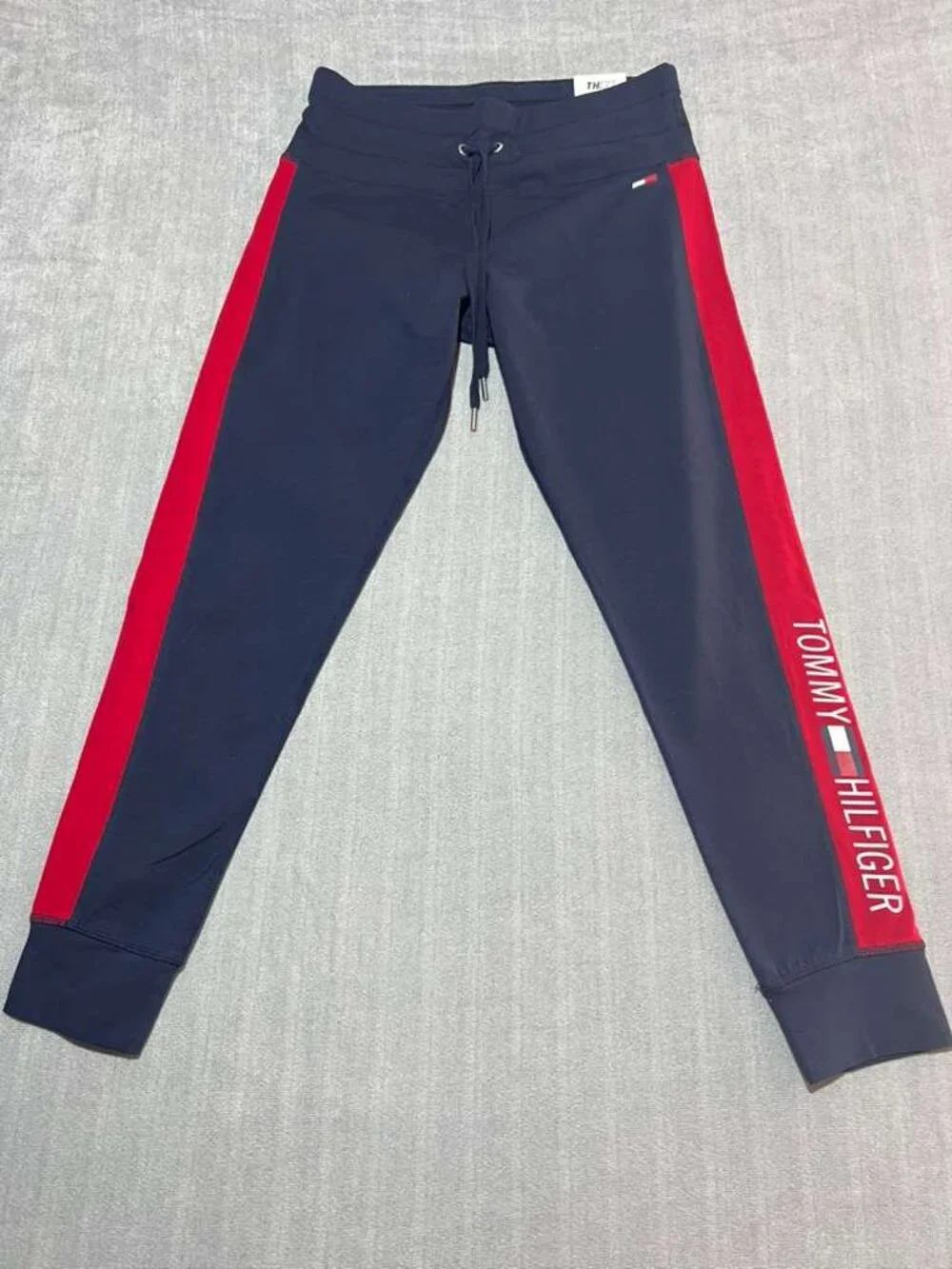 Tommy Hilfiger Sport Navy Red Logo Joggers NWT Size M - Picture 2 of 6